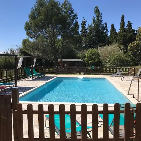 Le Mas Mérindol Cerise Hébergement de vacances *